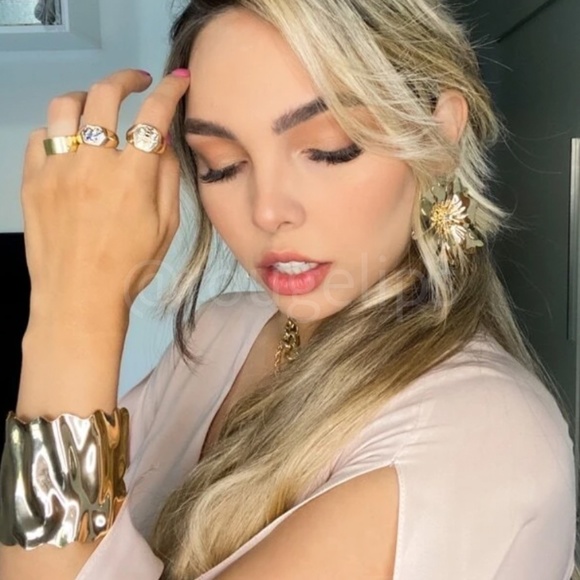 Wide Cuff Bracelet Gold Tone Textured Bangle Large Metal - Picture 5 of 6